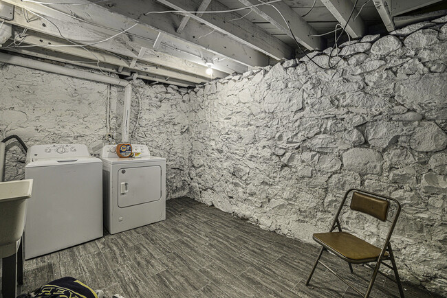 515 S 4th Ave in Ann Arbor, MI - Building Photo - Building Photo