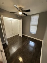10450 S Maryland Ave, Unit Unit 2 in Chicago, IL - Building Photo - Building Photo