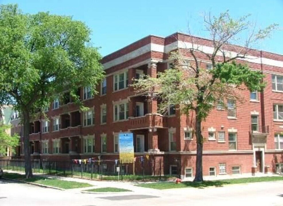 4853 S Vincennes Ave in Chicago, IL - Foto de edificio