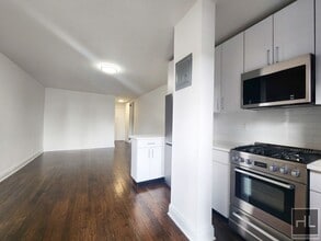 EAST 35 STREET in New York, NY - Building Photo - Building Photo