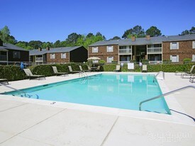 East Gate Apartments in Meridian, MS - Building Photo