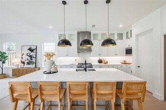 5710 Vanderbilt Ave in Dallas, TX - Building Photo - Building Photo