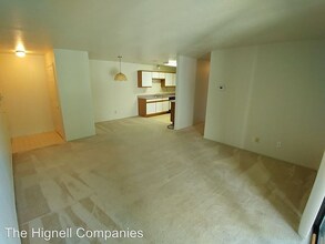 3435 Santa Rosa Way in Redding, CA - Foto de edificio - Building Photo