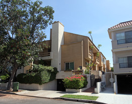 1742 Granville Ave in Los Angeles, CA - Building Photo