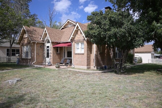 property at 401 W Nations Ave