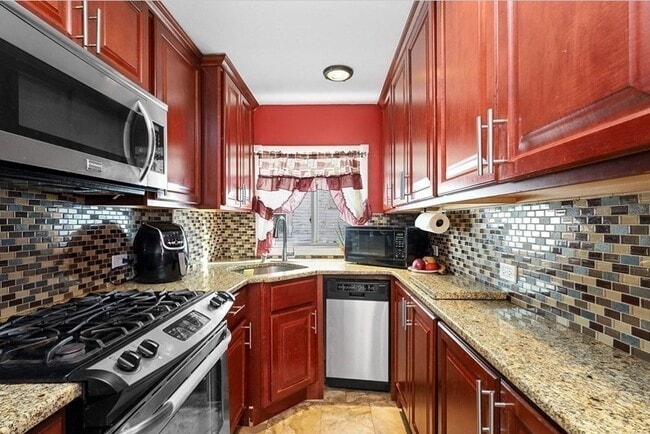 2-4 Stapleton St in New Bedford, MA - Building Photo - Building Photo