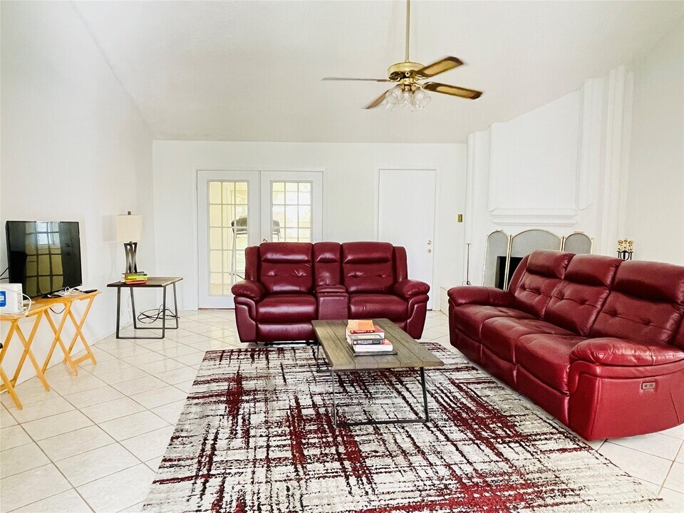 507 Shenandoah Dr in Richmond, TX - Building Photo