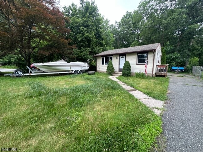 property at 4 Florida Ave