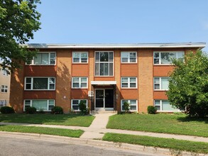 5740 Sander Dr in Minneapolis, MN - Foto de edificio - Primary Photo