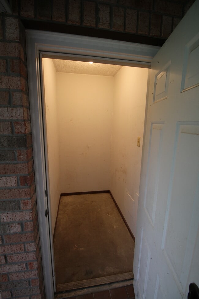 property at 1124 Orchid Dr
