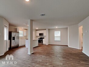 1115 Western Whipbird in San Antonio, TX - Building Photo - Building Photo