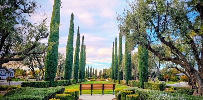 10310 Spanish Moss Dr in Bakersfield, CA - Building Photo - Building Photo