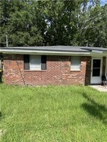 4909 Meding St in Savannah, GA - Building Photo