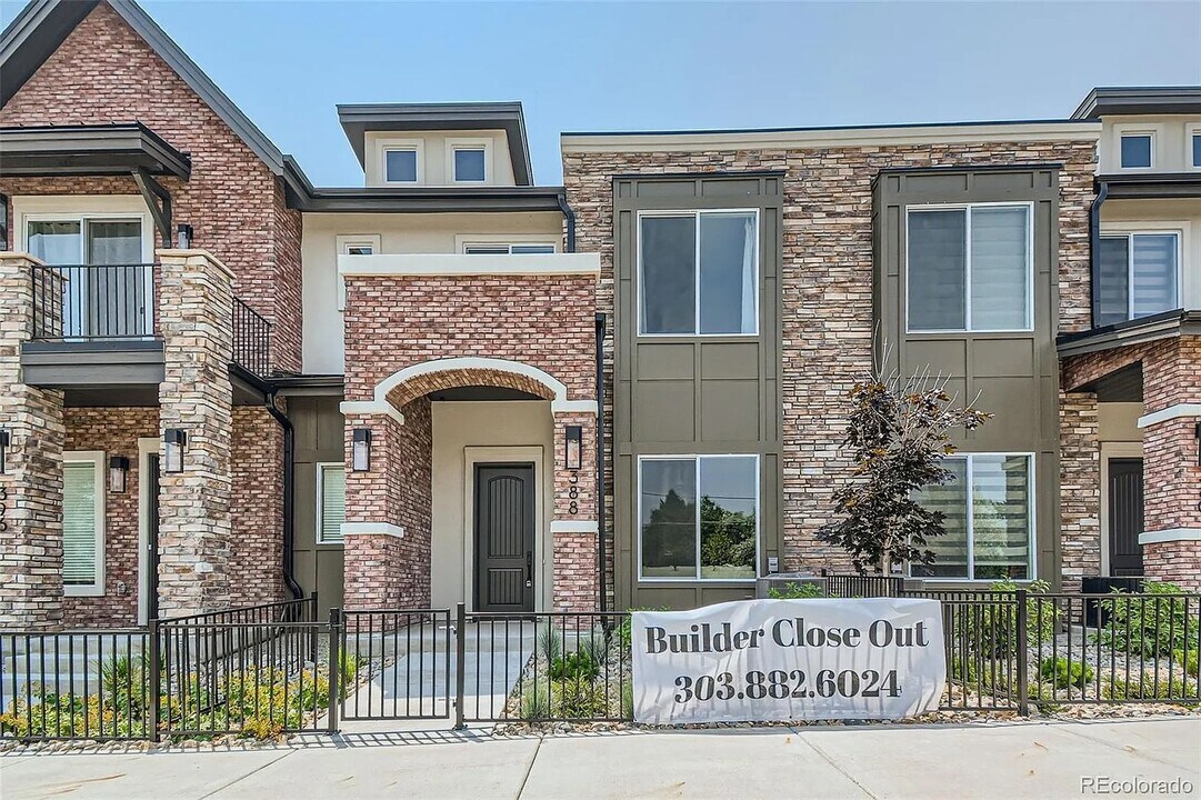 388 E Orchard Rd in Centennial, CO - Building Photo