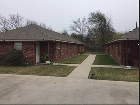 111 N Dixie St in Eastland, TX - Building Photo
