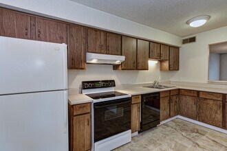 3771 Heathrow Dr in Winston-Salem, NC - Foto de edificio - Building Photo