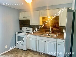967 Velp Ave in Green Bay, WI - Building Photo - Building Photo
