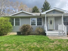 369 New Unionville Rd in Wallkill, NY - Building Photo