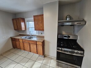 1762 E 33rd St in Cleveland, OH - Building Photo - Building Photo