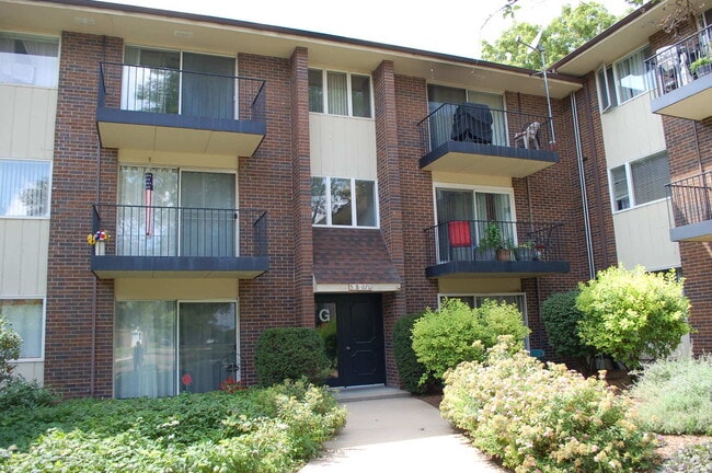 property at 5S070 Pebblewood Ln