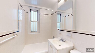 1 Jane St in New York, NY - Building Photo - Building Photo
