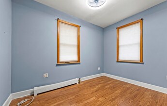 244-39 89th Ave in Queens, NY - Foto de edificio - Building Photo