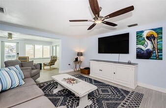 6614 Josie Ln in Hudson, FL - Foto de edificio - Building Photo