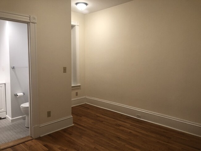 1475 Beacon St, Unit 9 in Brookline, MA - Building Photo - Building Photo