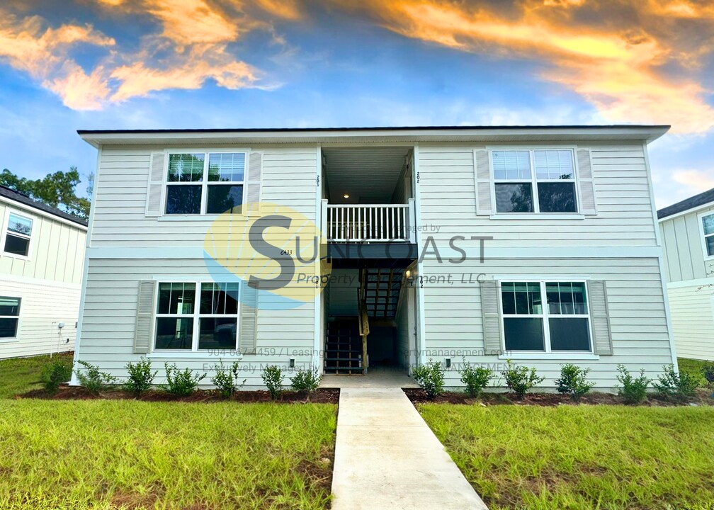 6421 Breezy Oaks Wy, Unit 101 in Jacksonville, FL - Building Photo