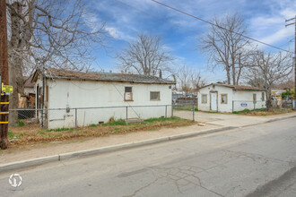 210 Beardsley Ave in Bakersfield, CA - Building Photo - Building Photo