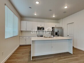 9746 W Luxton Ln in Tolleson, AZ - Foto de edificio - Building Photo