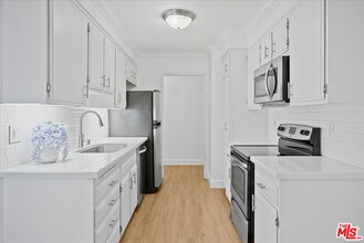 11733 Goshen Ave in Los Angeles, CA - Building Photo - Building Photo