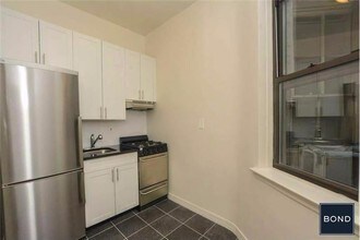 304 E 90th St-Unit -C3 in New York, NY - Building Photo - Building Photo