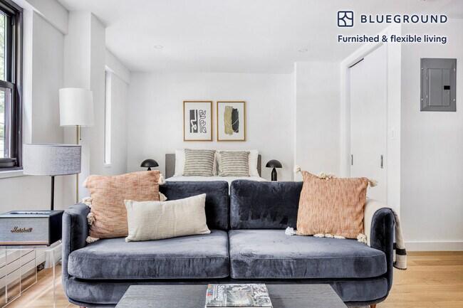 227 E 59th St in New York, NY - Building Photo - Building Photo