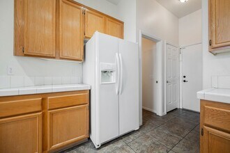 9716 Panorama Cliff Dr in Las Vegas, NV - Building Photo - Building Photo