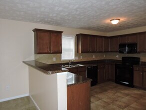 2654 Green Heron Dr in Fayetteville, NC - Building Photo - Building Photo