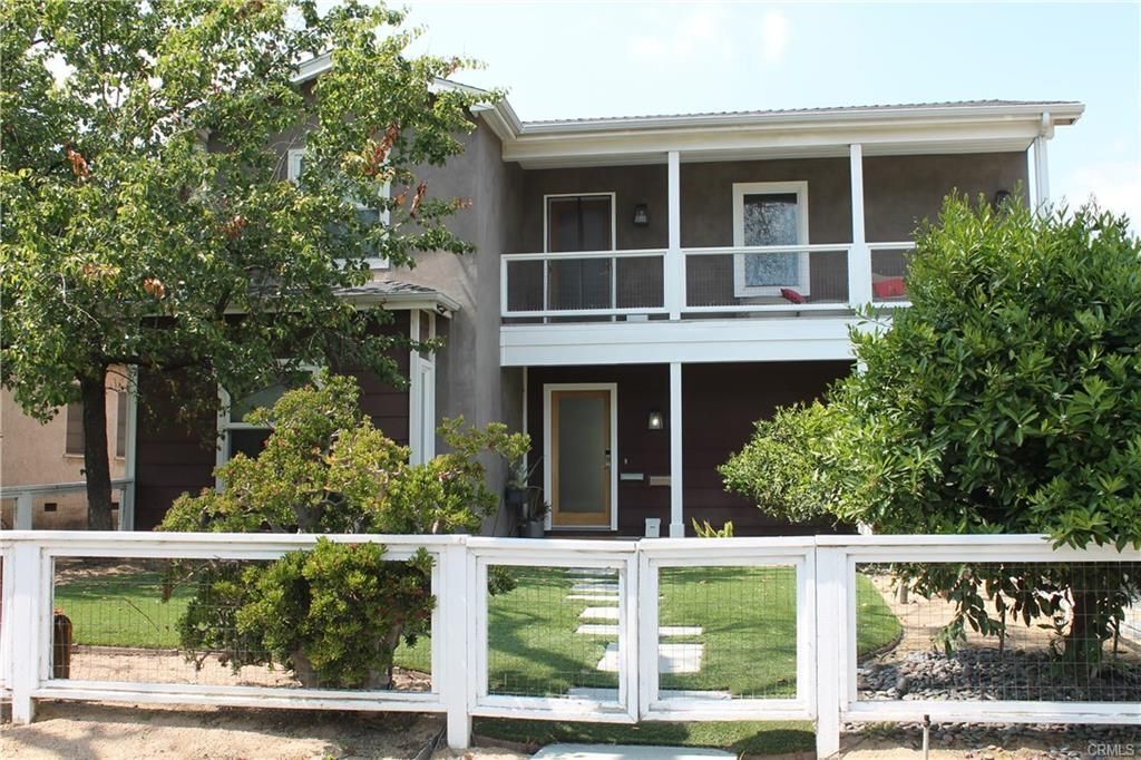 2909 W Clark Ave in Burbank, CA - Building Photo