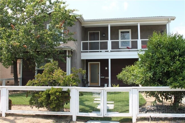 property at 2909 W Clark Ave