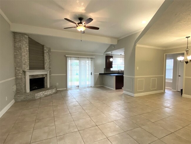 302 El Toro Ln in Webster, TX - Building Photo - Building Photo