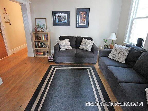 1719 Commonwealth Ave, Unit 2 in Boston, MA - Building Photo - Building Photo