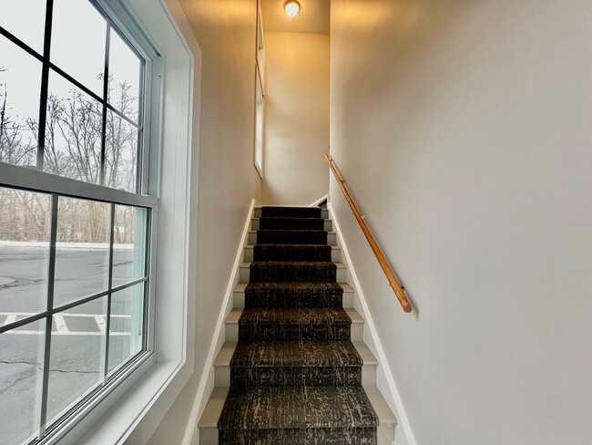 435 Foxon Rd in North Branford, CT - Foto de edificio - Building Photo