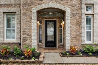 10822 Cornwall Ln in Missouri City, TX - Foto de edificio - Building Photo