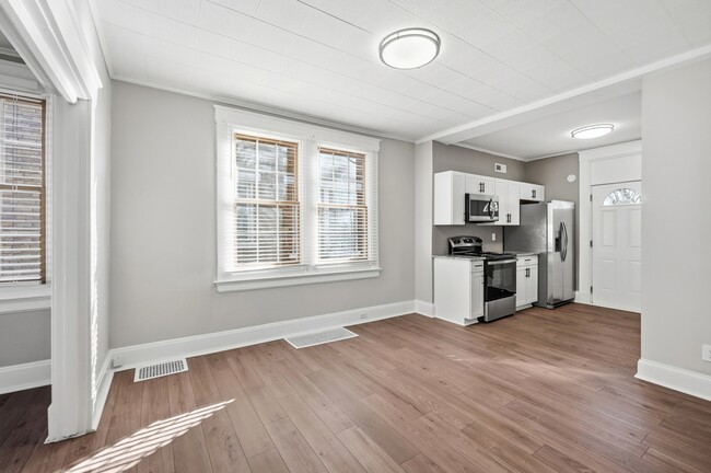 2905 Robertson Ave, Unit #1