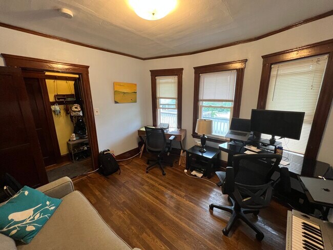 16 Silvey Pl, Unit 2