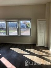 100 Albert Ave in Edison, NJ - Building Photo - Building Photo