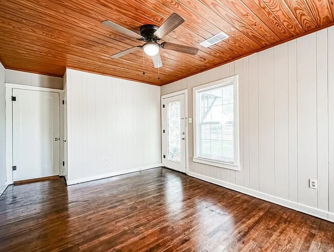 516 Scott St in Baytown, TX - Building Photo - Building Photo