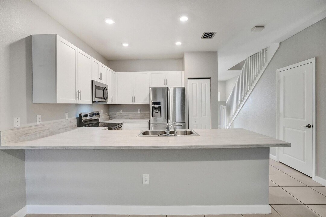 389 NE 208th Terrace in Miami, FL - Building Photo