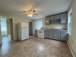 1104 S Broadway in East Providence, RI - Building Photo - Building Photo