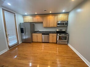 707 College Ave, Unit 2 in Pittsburgh, PA - Building Photo - Building Photo