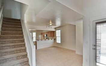 173 W Barry Links Way in South Salt Lake, UT - Building Photo - Building Photo